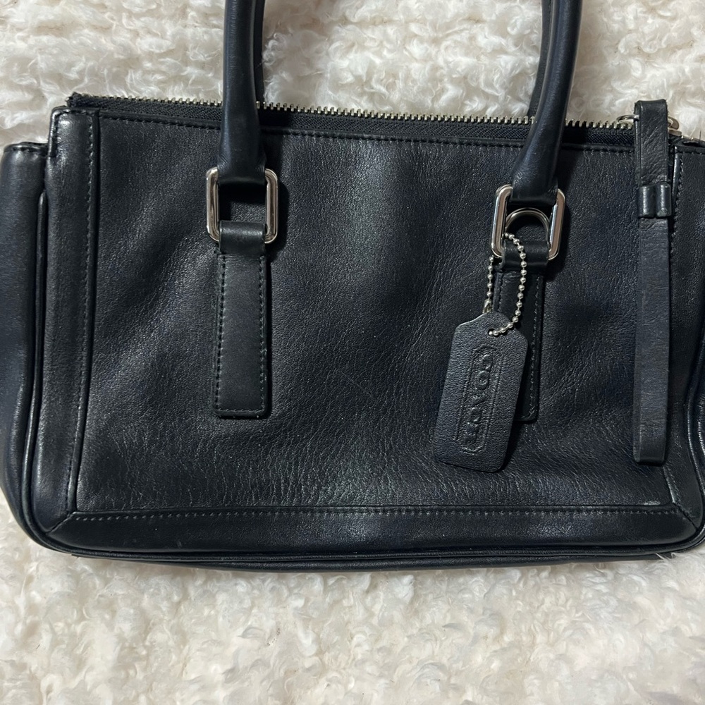 Coach Black Leather Shoulder Bag with Structured Design